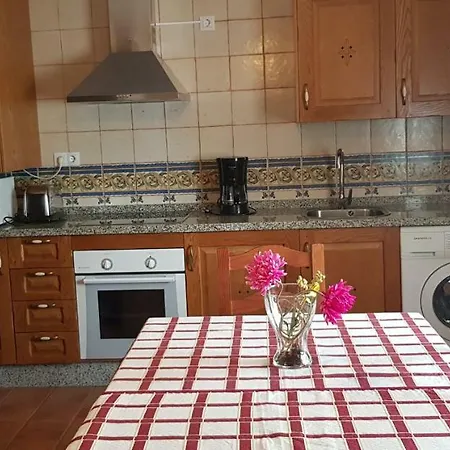 Apartamentostrevejo La Noguera *