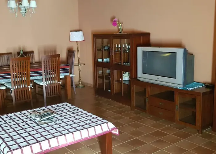 Apartamentostrevejo La Noguera * Villamiel